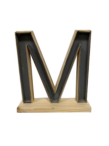 Letra M Classic con Peana 24x26.5Hcm
