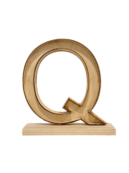 Letra Q Classic con Peana 24x26.5Hcm