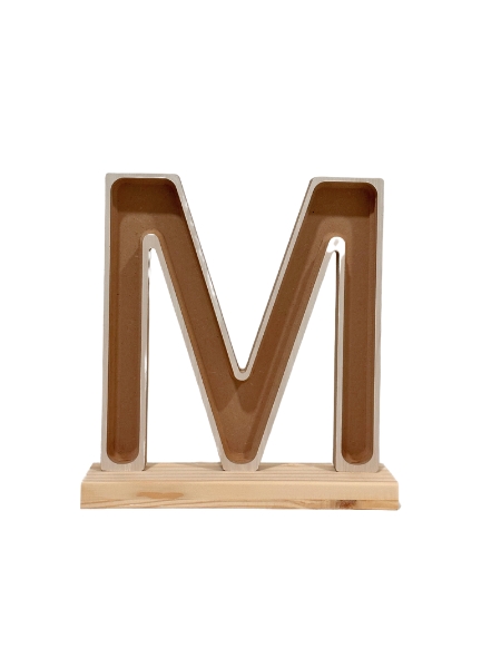 Letra M Premium con Peana 23x24.5Hcm